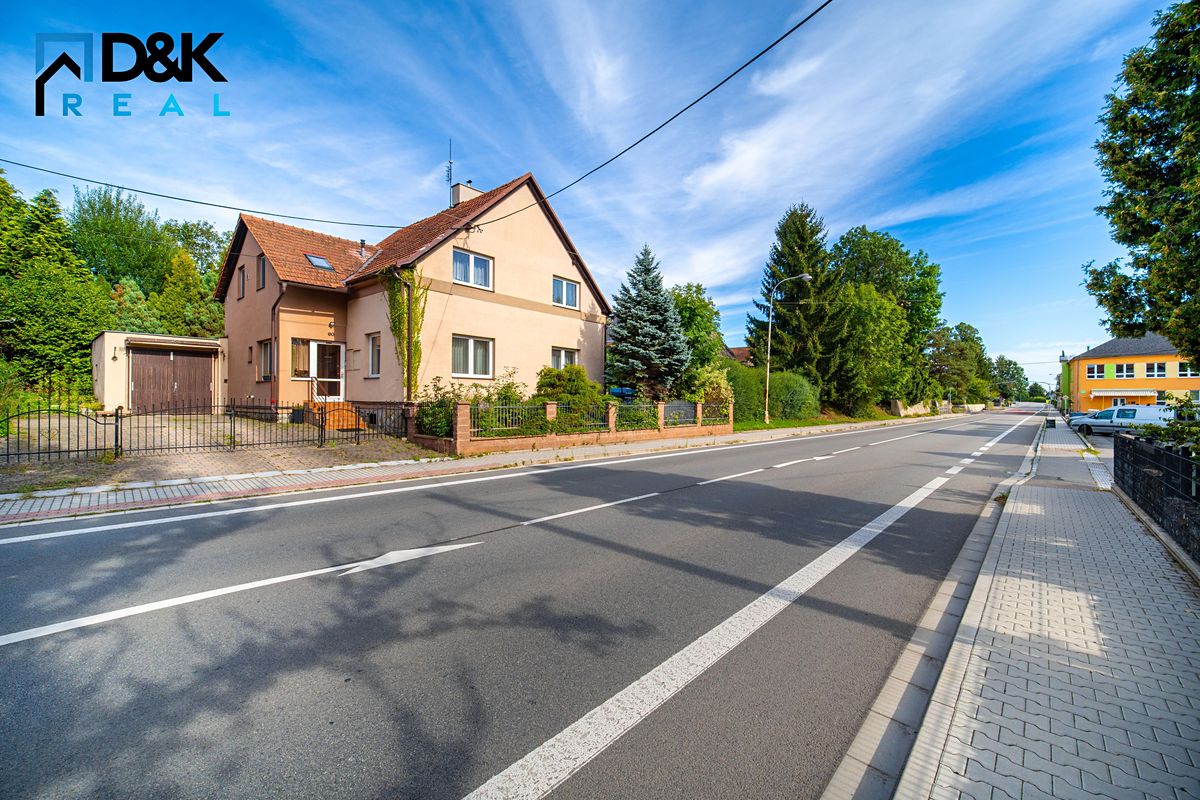 Prodej rodinného domu 213 m², pozemek 674 m²